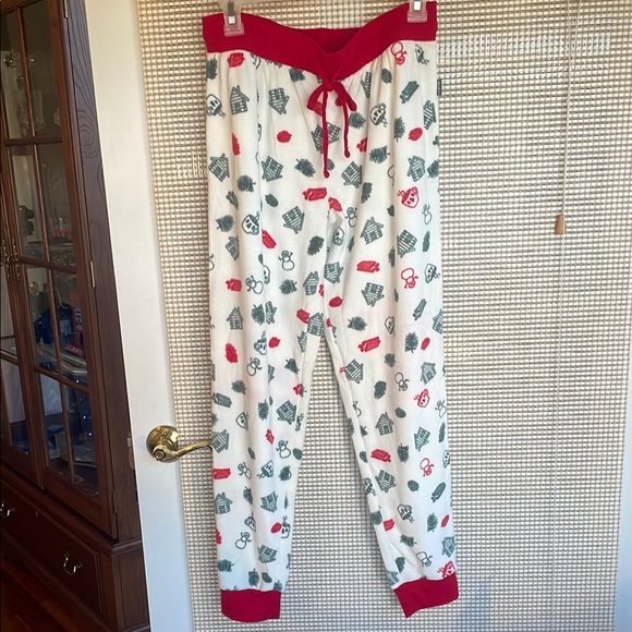 Eddie Bauer Pajamas - White with Red and Green Print - Picture 3 of 6